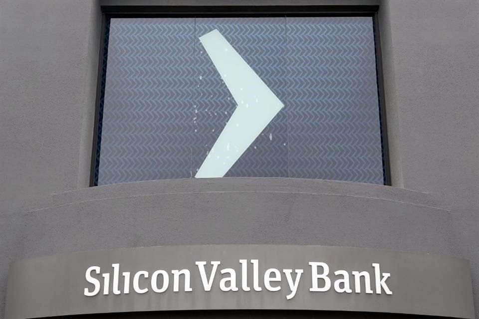 Al menos nueve empresas han actualizado sus factores de riesgo para incluir una referencia a Silicon Valley Bank.