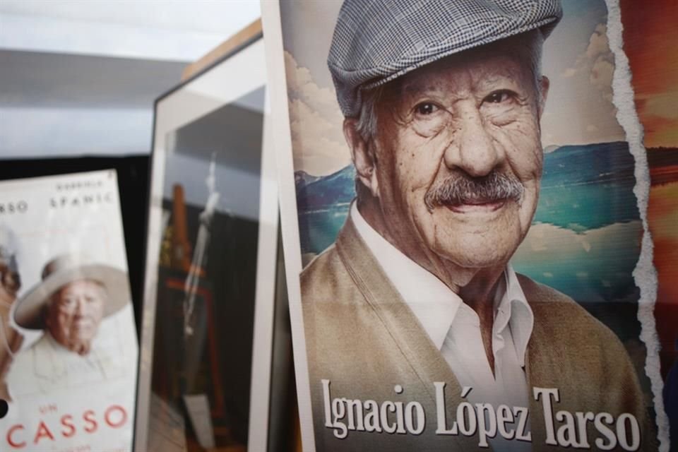 El actor Ignacio López Tarso fue homenajeado en el Teatro San Jerónimo, último escenario en el que trabajó junto a su hijo Juan Ignacio.
