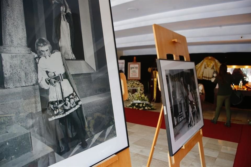 En el segundo homenaje se mostraron fotos y retratos del actor que narraban su paso por el teatro.