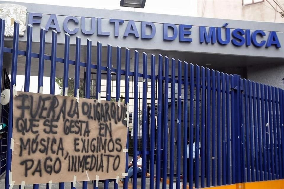 La tarde de este lunes se esperaba una asamblea de los maestros en paro de la Facultad de Música de la UNAM.