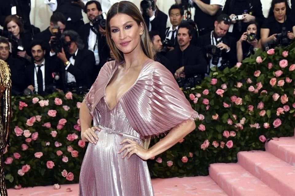 La modelo Gisele Bündchen está saliendo con Jeffrey Soffer, un amigo cercano de Tom Brady.