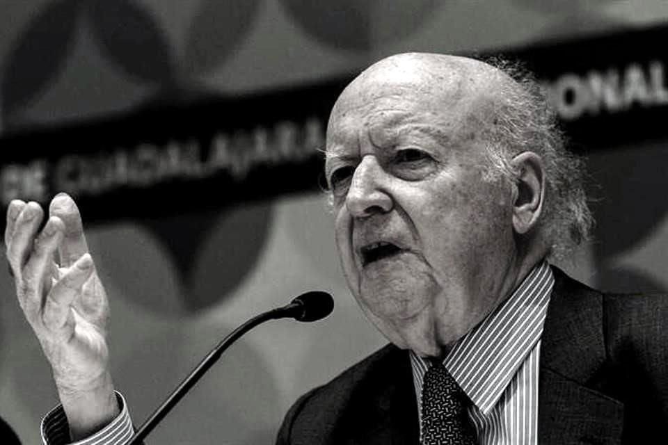 El escritor y diplomático chileno Jorge Edwards falleció este viernes a los 91 años en Madrid, España.