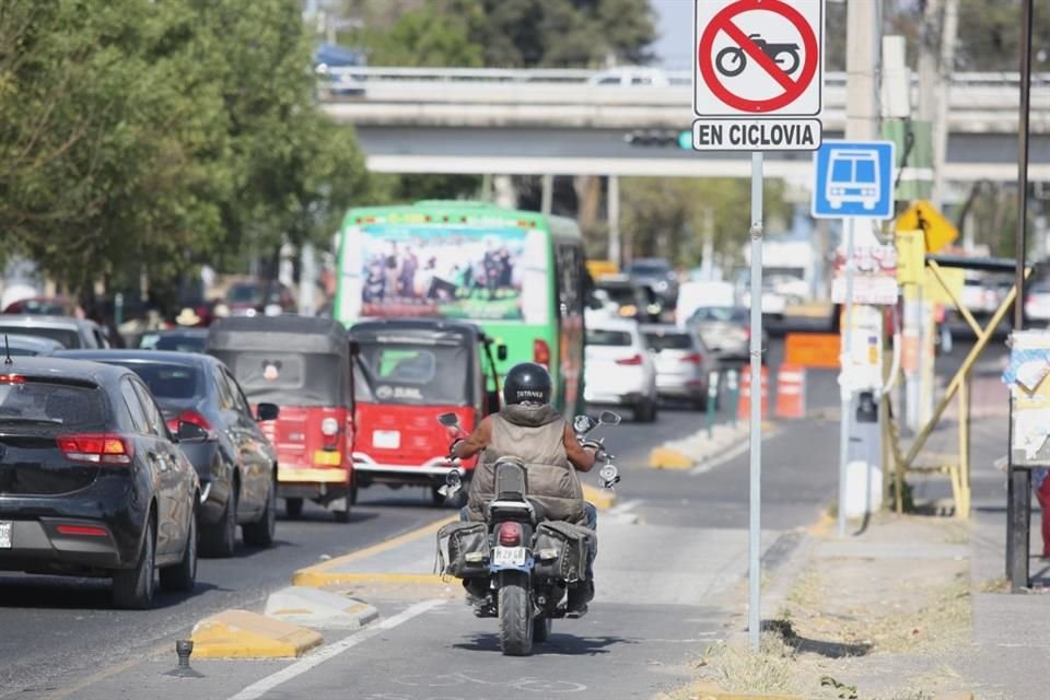 Las multas por la invasión de ciclovías y carriles exclusivos, no suelen ser comunes.