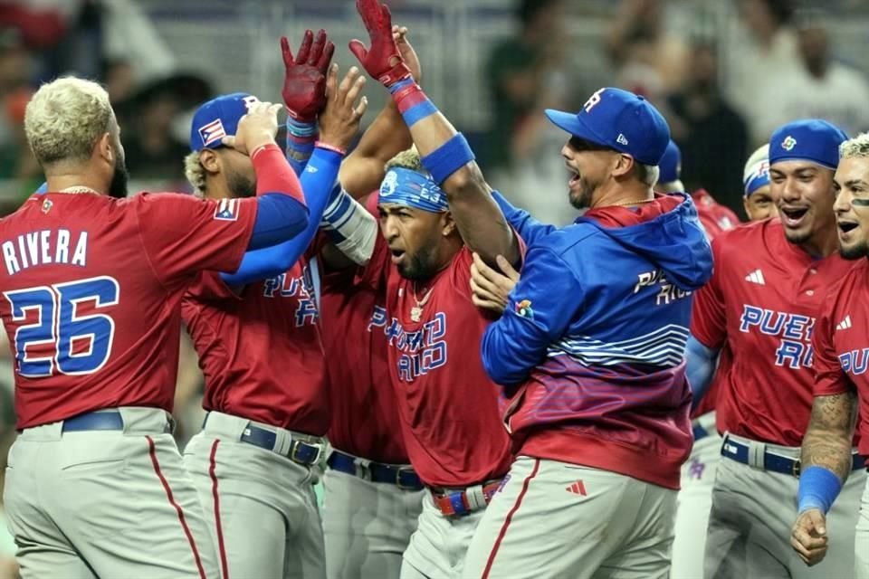 Puerto Rico se había puesto al frente con un ataque de cuatro carreras en la primera entrada en la que Javier Báez disparó cuadrangular de dos carreras.