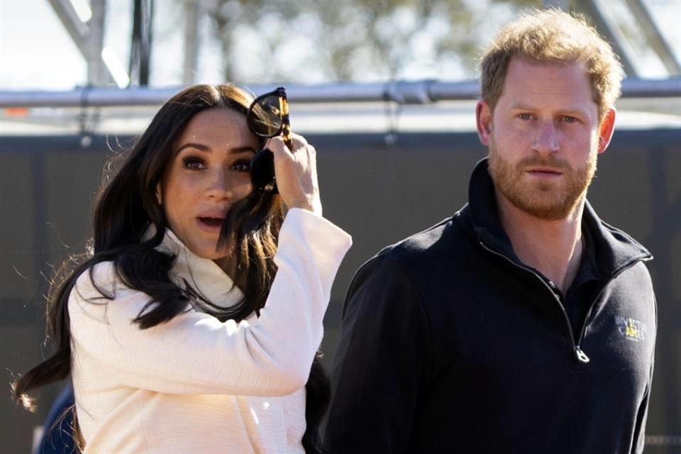 Meghan Markle y el Príncipe Enrique no tienen lugar reservado para la coronación del Rey Carlos, según personal de los ensayos.