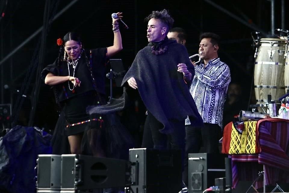Lila Downs y Rubén Albarrán pusieron el ritmo en el escenario.