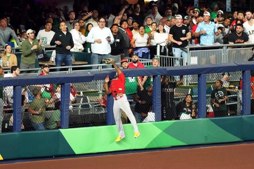 De esta manera, Randy Arozarena le robó un cuadrangular a Japón.