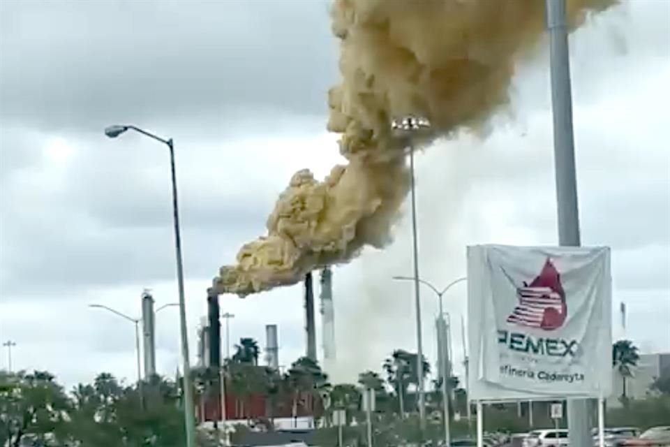 La Senadora Laura Ballesteros, de MC, presentó denuncia ante la ASEA en contra de Pemex para que responda por daños a salud y medio ambiente por refinerías de Cadereyta y Tula.