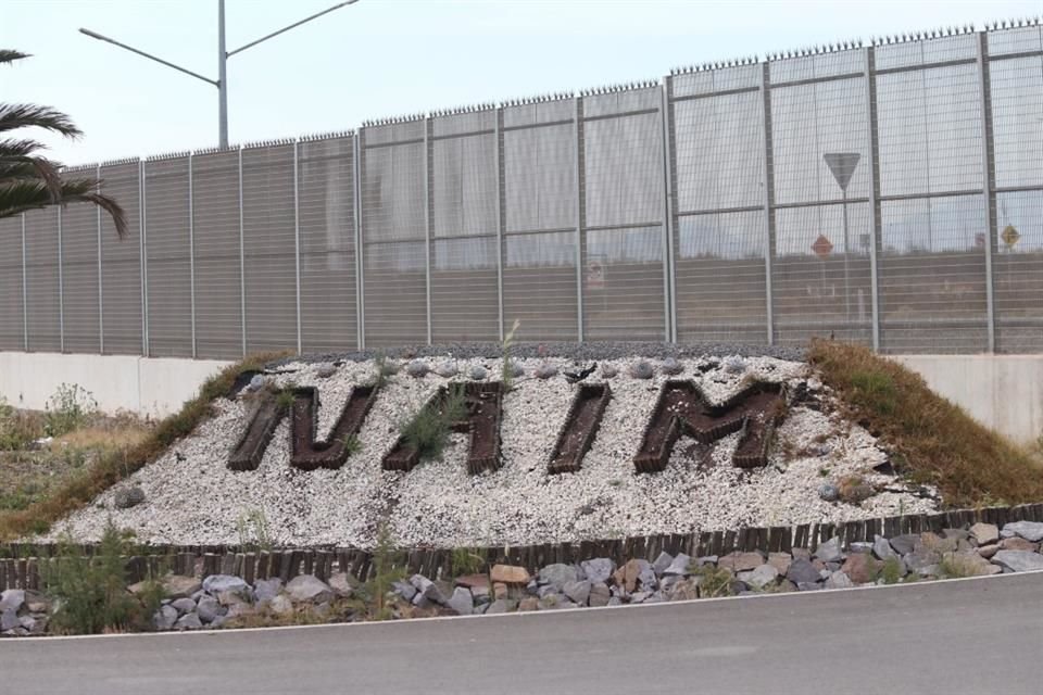 Agustín Caso, auditor de la ASF, logró suspensión definitiva sobre investigación tras revelar que cancelación de NAIM costó más de 300 mil millones de pesos.