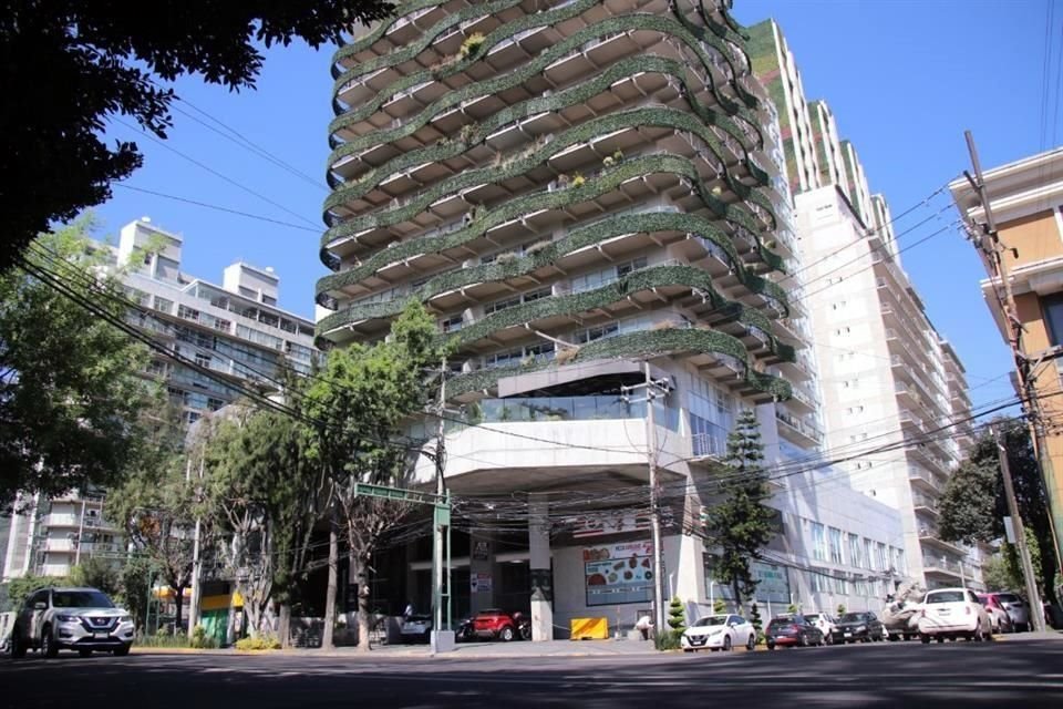 Al igual que otros políticos, Santiago Taboada adquirió un departamento del concepto inmobiliario City.