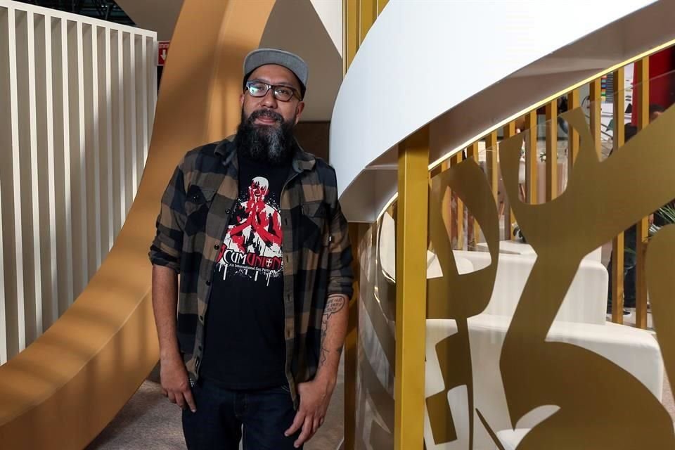 En 'Pornografía para piromaniacos' Bruciaga narra las andanzas de Pedro Blaster, Charliee Sebastian y Jeff Peralta, tres actores porno que viven un ambiente estridente.