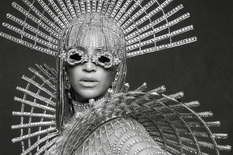 Beyoncé y Balmain llevan a la realidad una colección inspirada en el concepto del álbum 'Renaissance'.