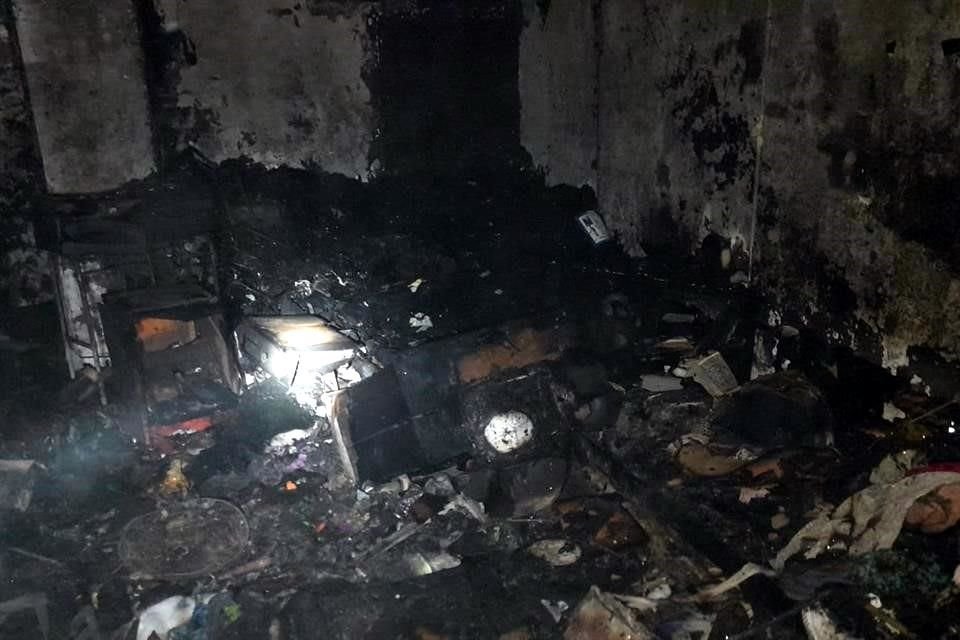 Dos hombres murieron luego de un incendio registrado la madrugada de este lunes en una casa de la Colonia El Campanario, en Zapopan.