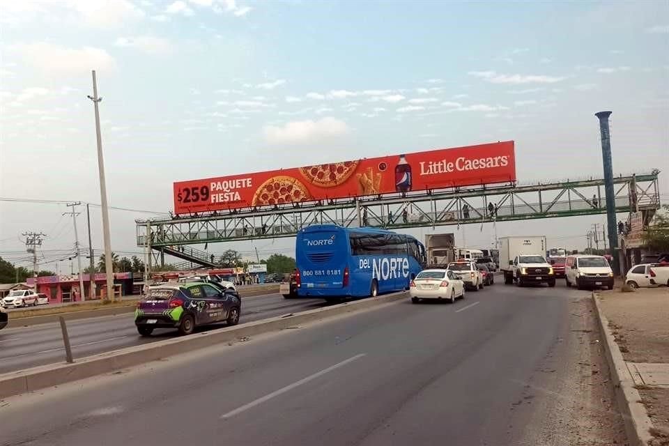 Tras el bloqueo, la circulación colapsó en ambos sentidos de la Carretera Río Bravo-Reynosa.