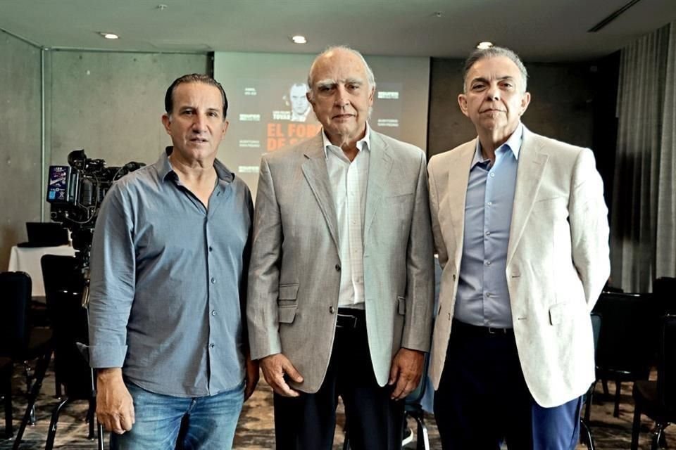 El actor Plutarco Haza (De Izq. a Der.) protagoniza la obra de Fernando Canales Clariond, dirigida por Hernn Galindo.