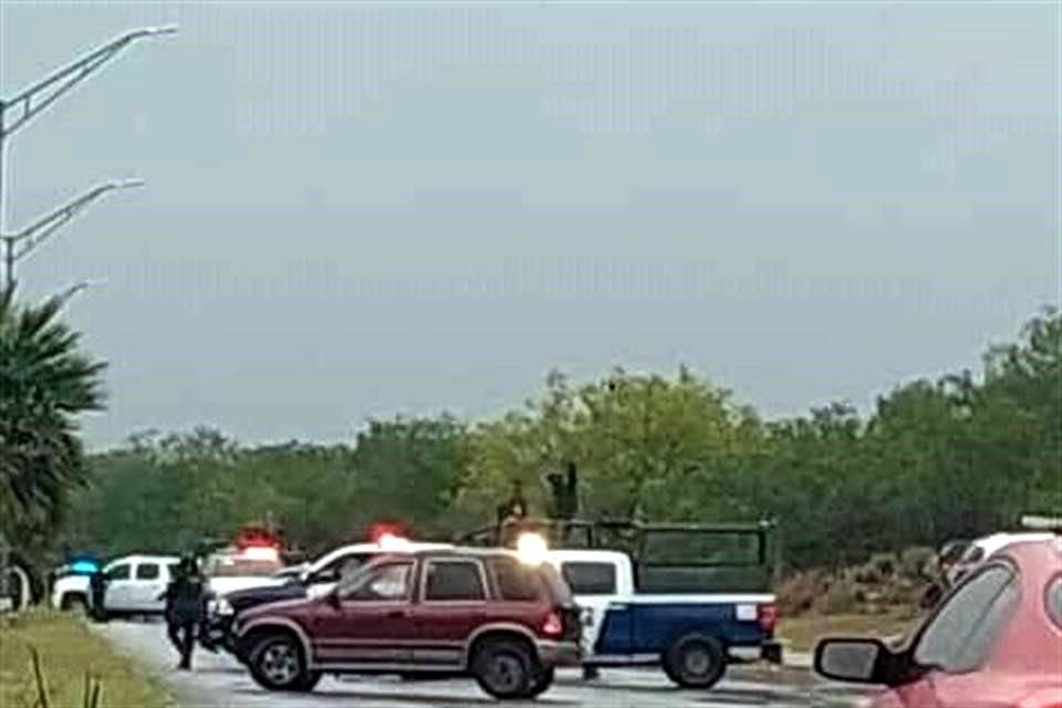 Al menos cuatro hombres armados y elementos de la Guardia Estatal se enfrentaron en la Avenida División del Norte, al oriente de Matamoros.