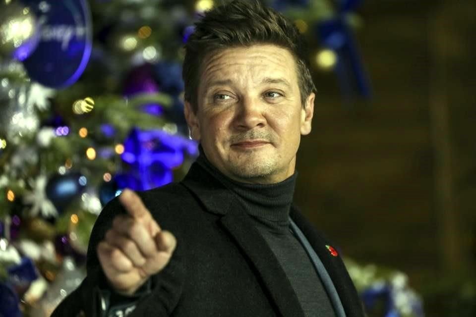 Dice Jeremy Renner en su primera entrevista desde su accidente con un quitanieves, que se siente como un hombre con suerte.