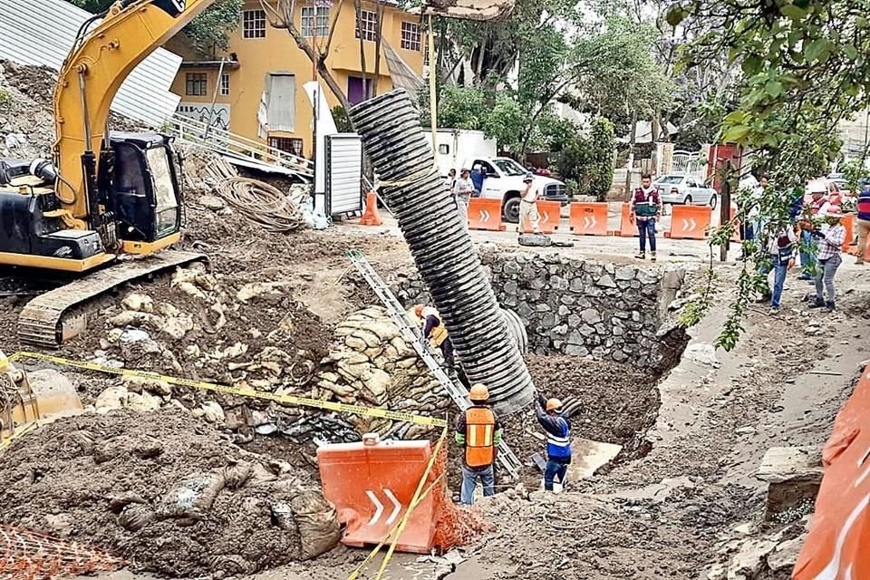 La Presa Tacubaya, en la Alcaldía Álvaro Obregón, presentó filtraciones y escurrimientos el martes, 52 casas fueron afectadas.