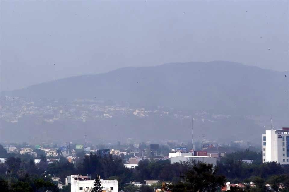 Al cierre de la edición, los incendios en Tala persistían, lo que generó alerta atmosférica en la ZMG.