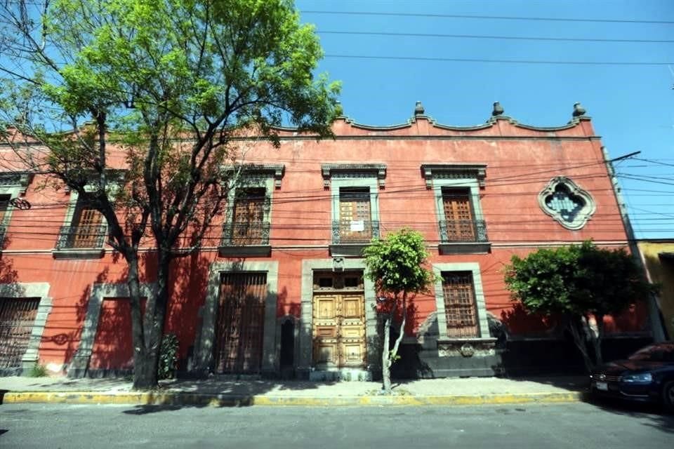 En La Perulera, ubicada en Felipe Carrillo Puerto 445, colonia Tacuba, se había planeado construir una Fábrica de Artes y Oficios (FARO); ahora albergará el legado de la pareja Paz-Tramini.