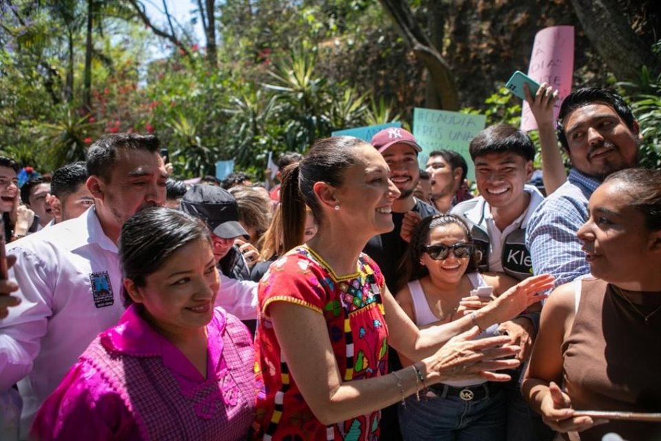  Claudia Sheinbaum, Jefa de Gobierno de CDMX, encabeza lista de denuncias ante el INE por actos anticipados de campaña, con 137 expedientes.