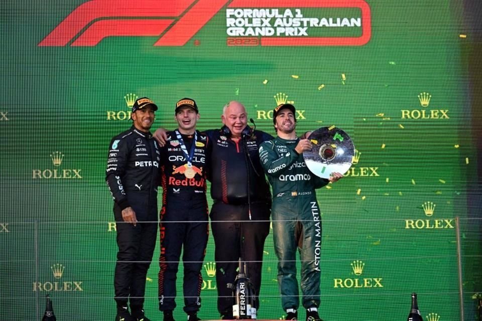 Max Verstappen, Lewis Hamilton y Fernando Alonso en lo más alto del podio.