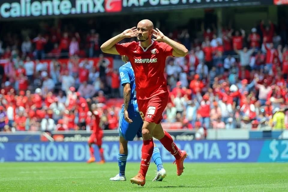 Carlos González, ex Tigre, le propinó un doblete a sus ex compañeros.