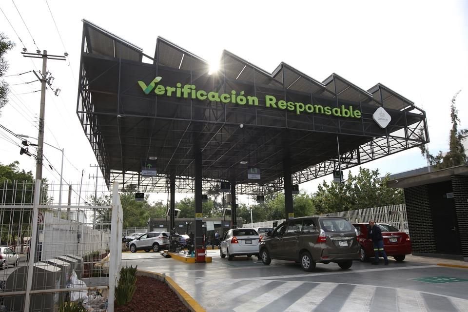 La diputada de Futuro pretende que se elimine la disposición de cobrar por la verificación vehicular.