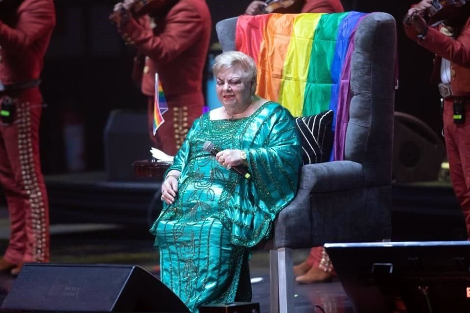 Francisca Viveros, mejor conocida como Paquita la del Barrio, se despidió para siempre de los palenques en la Feria del Caballo de Texcoco.