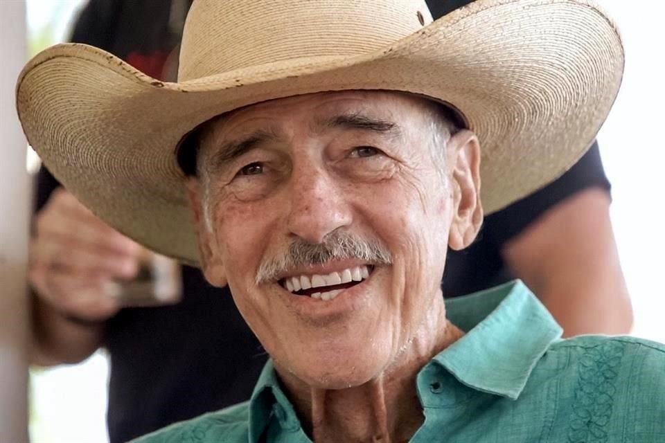 El actor Andrés García falleció este martes a los 81 años, confirmaron allegados a la familia.