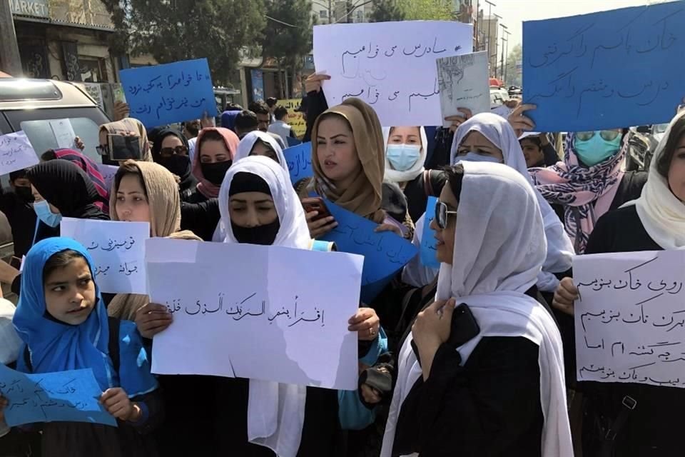 Las mujeres afganas fueron vetadas de trabajar en la ONU en Afganistán por una decisión de los talibanes.