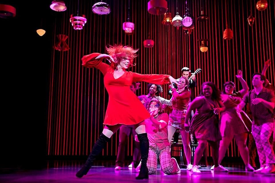 Robyn Hurder arranca las palmas con su interpretación de la segunda esposa de Diamond, Marcia Murphey.