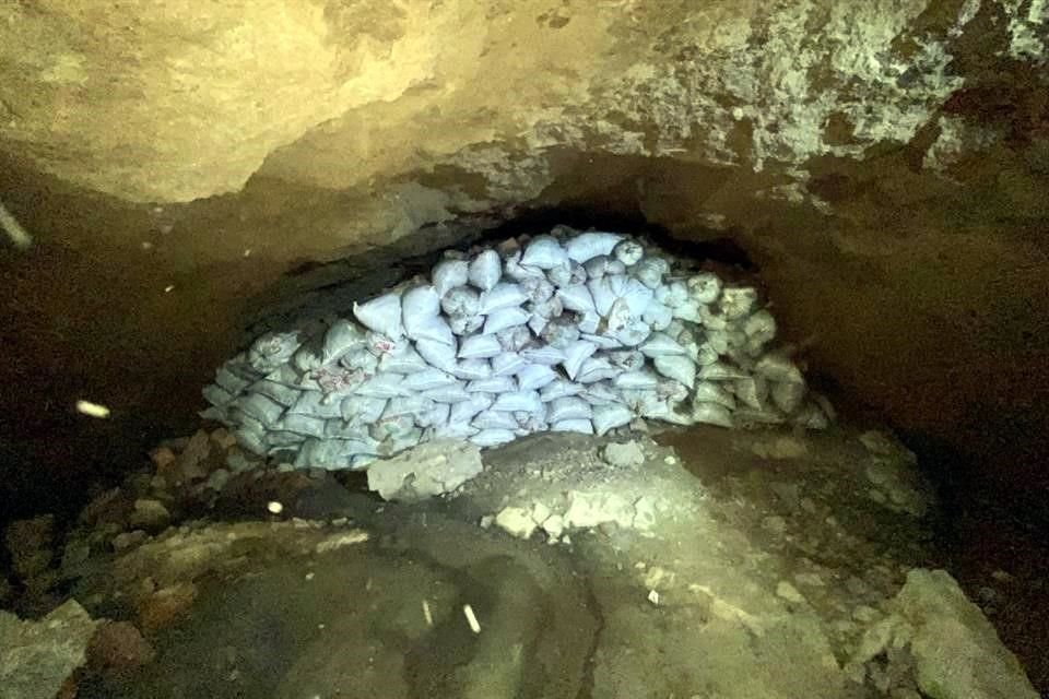 Algunas de las galeras de las minas bajo los edificios fueron rellenadas con costaleras o material de construcción, pero se deslavaron por los escurrimientos.