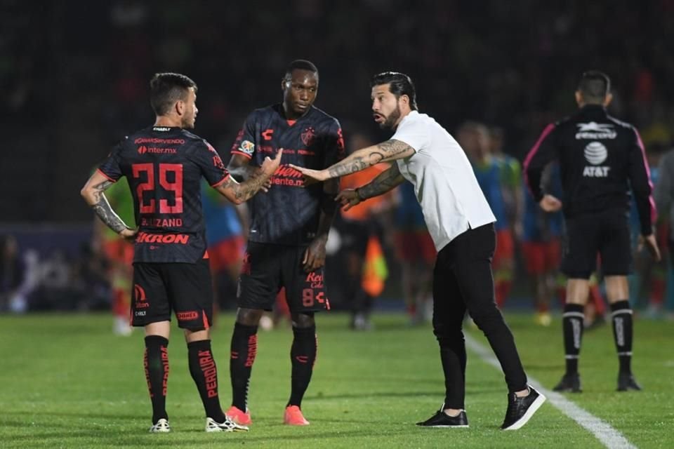 Benjamín Mora, DT de Atlas, durante el partido de Atlas contra Juárez en la Jornada 14 del Clausura 2023.