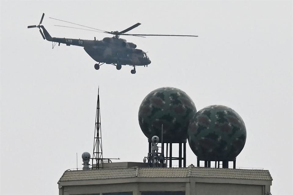 China finalizó tres días de maniobras militares en Taiwán, donde desplegó aviones para simular ataques y el cerco de la isla.