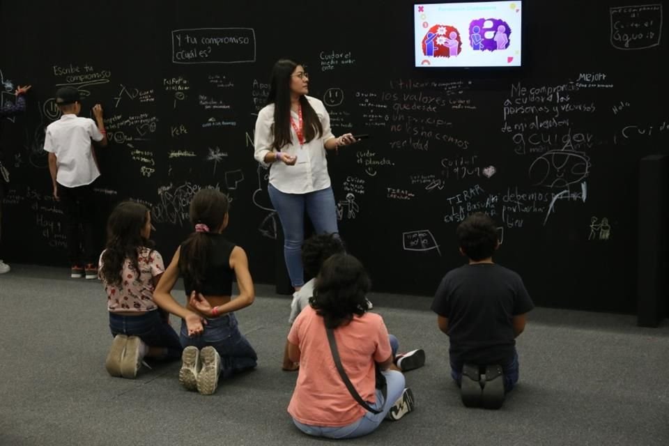 En Recrea Land, las infancias se acercan a la tecnología y la ciencia a través de dinámicas entretenidas.