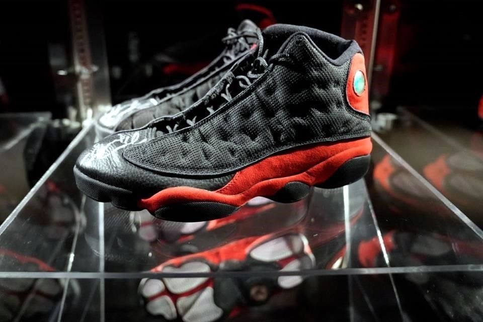 Los millonarios tenis de Michael Jordan.