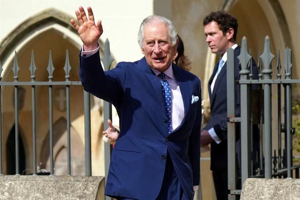Contrario a la tradición, la lista de invitados para la coronación del Rey Carlos III incluirá a varios monarcas extranjeros y no a sus herederos.