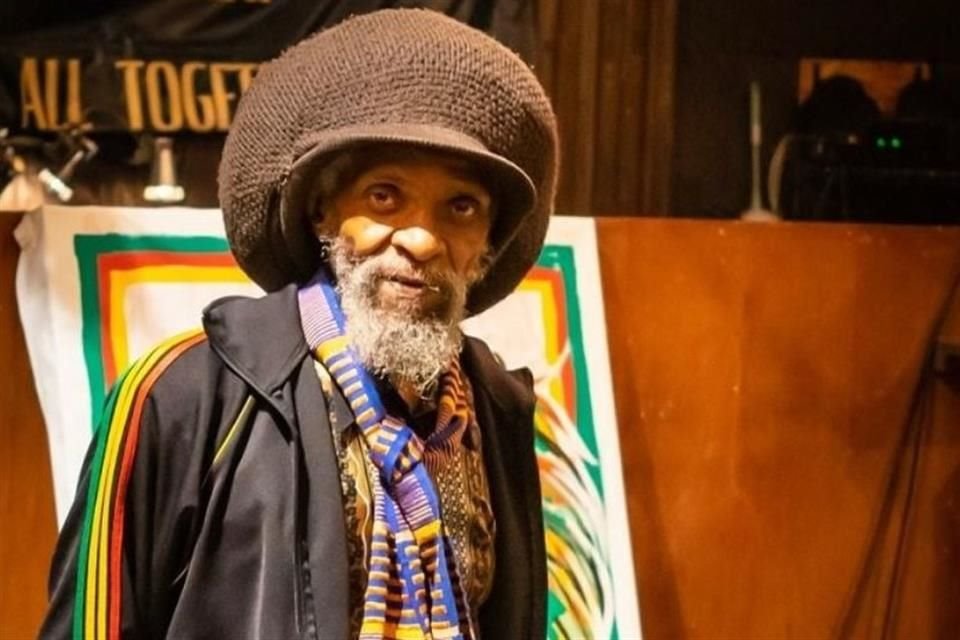 El pionero del dub y leyenda del reggae, Jah Shaka, murió, su edad precisa y la causa de su deceso no han sido revelados.