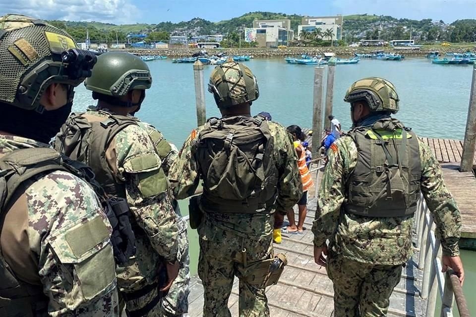 Nueve personas fueron asesinadas en Ecuador por una treintena de atacantes armados en un puerto de pescadores artesanales.