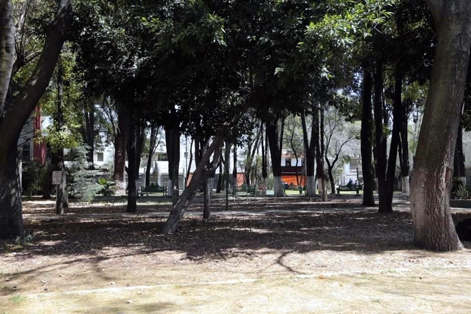 El vaso forma parte del Drenaje Profundo y dosifica el desalojo de aguas residuales. Vecinos padecen malos olores.