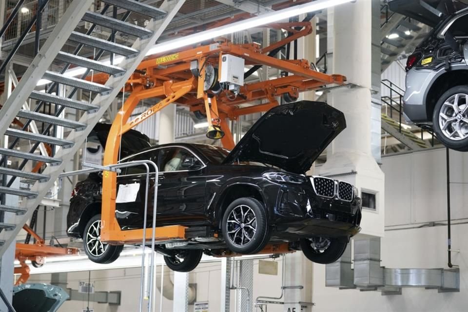 Teklas Automotive es uno de los principales proveedores de los fabricantes de automóviles más destacados, con 12 plantas en seis países diferentes como Estados Unidos, China, México, Alemania, Francia, Turquía, Bulgaria, Serbia.