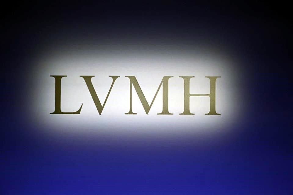 La capitalización de mercado de LVMH se disparó a 486 mil millones de dólares, tras un alza de 5 por ciento en sus acciones por ventas trimestrales que superaron las expectativas.