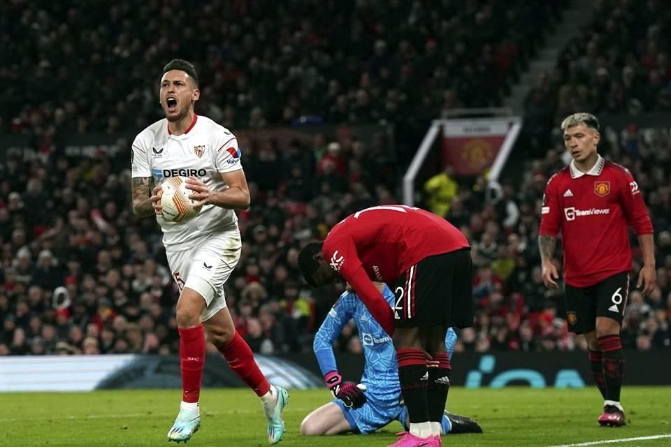 Lucas Ocampo celebra el primer tanto del Sevilla.
