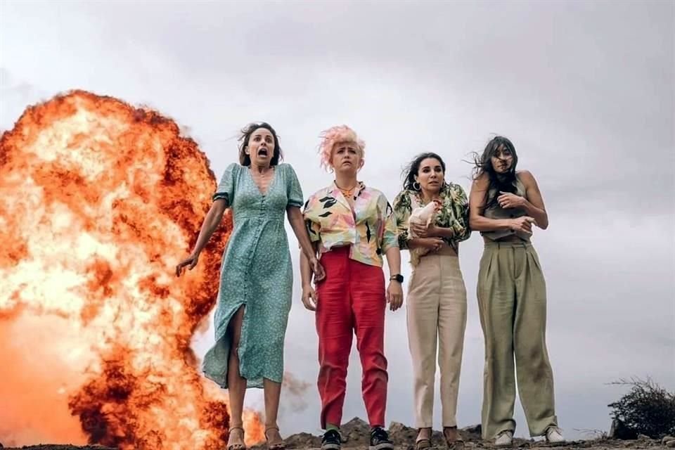 Paola Núñez, Martha Higareda y Claudia Pineda protagonizan 'Fuga de Reinas', una nueva comedia que estrena Netflix.
