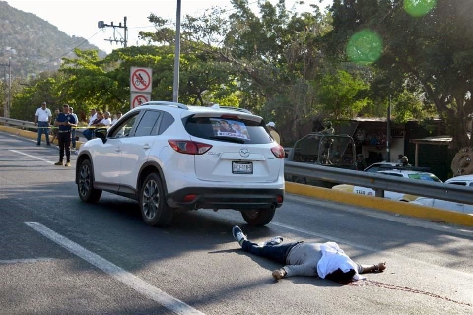 Los hechos fueron reportados a las 17:00 horas sobre el Bulevar Vicente Guerrero frente al panteón municipal de las Cruces.