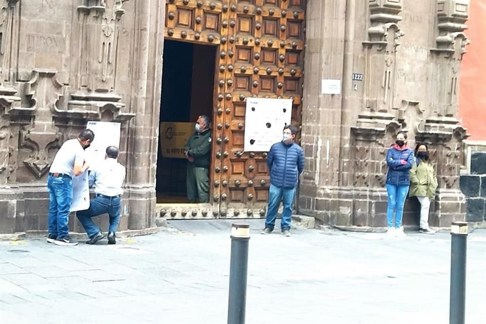 La casilla está ubicada en Moneda Número 4, dónde de localiza el Museo de Arte de la Secretaría de Hacienda y Crédito Público.