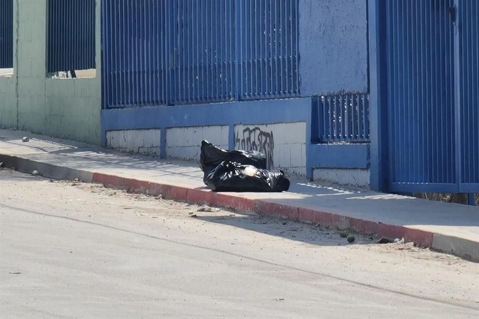 En Tijuana se encontraron restos humanos en bolsas negras.