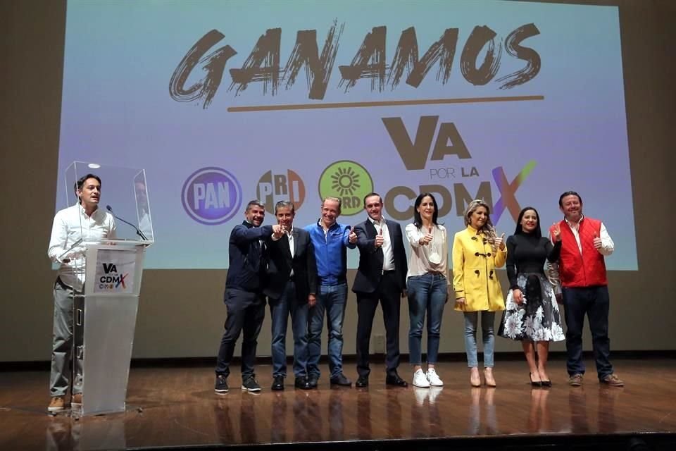 Candidatos de la alianza Va Por México se autoproclamaron victoriosos.