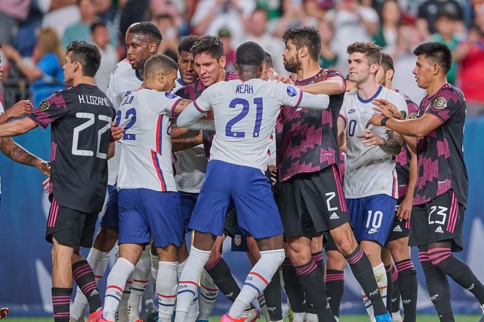 Fue un juego de muchos roces, que generaron un par de broncas.